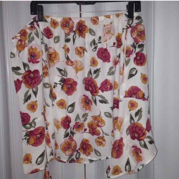 NOT FOR SALE RIGHT NOW! Floral Off The Shoulder Bell Sleeve Forever 21 - Picture 7 of 8